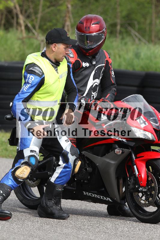 Archiv-2025/10 23.04.2025 Cornu Master School ADR/rot-rouge/42